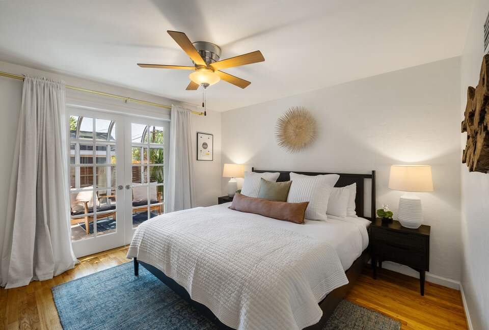 Sunny Solarium Retreat in the Heart of Reno - Reno, Nevada