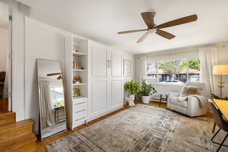 Sunny Solarium Retreat in the Heart of Reno - Reno, Nevada