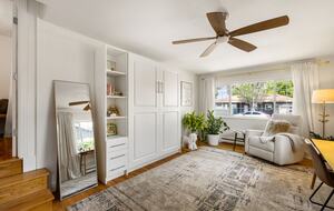 Sunny Solarium Retreat in the Heart of Reno - Reno, Nevada