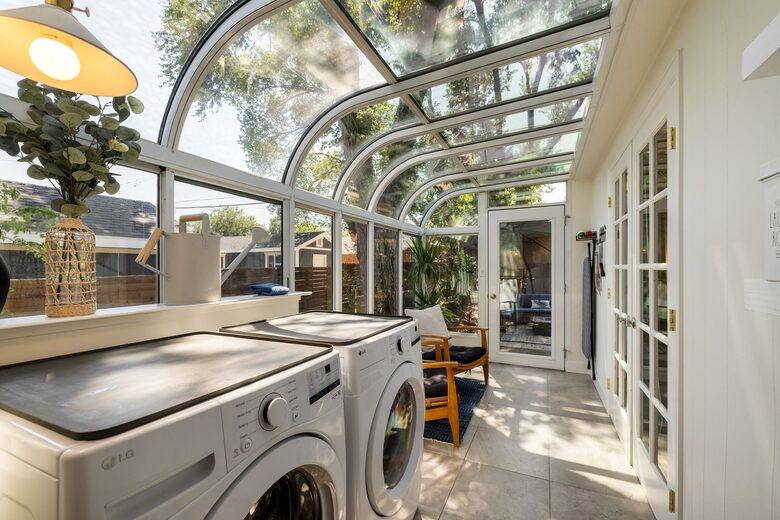 Sunny Solarium Retreat in the Heart of Reno - Reno, Nevada