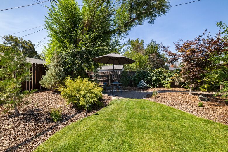 Sunny Solarium Retreat in the Heart of Reno - Reno, Nevada