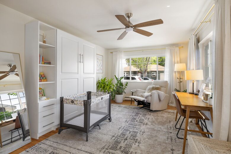 Sunny Solarium Retreat in the Heart of Reno - Reno, Nevada