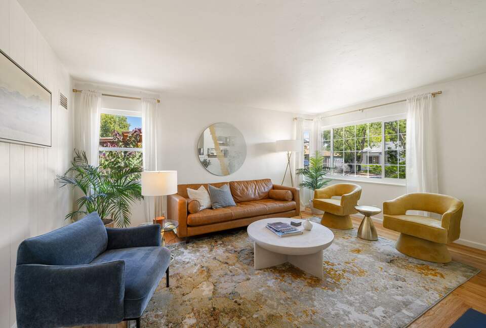 Sunny Solarium Retreat in the Heart of Reno - Reno, Nevada