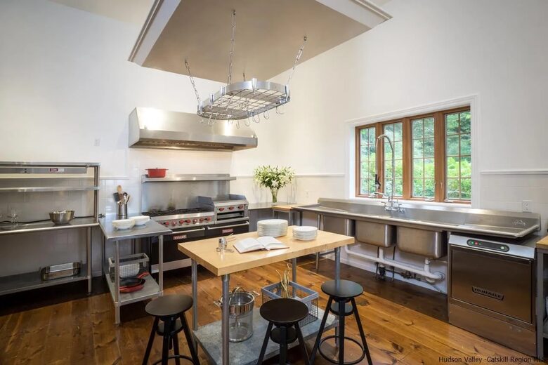 Easter's First Blooms at the Estate and Late April Exclusive Tulip Extravaganza - Woodstock, New York