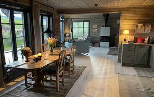 Scandinavian Elegance with Mountain & Lake Vistas - Hemsedal Municipality, Norway