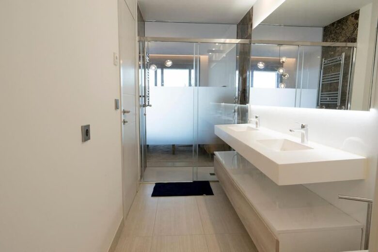 Seaside Sophistication in a Private Luxury Community - Alicante, Spain