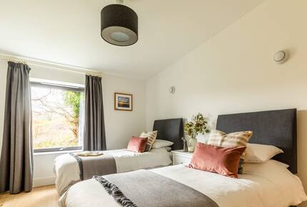 A Contemporary Haven in the Rolling Hills of Somerset - Bath, United Kingdom