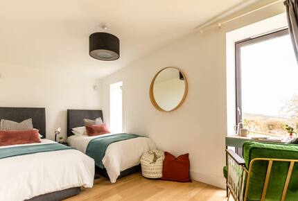 A Contemporary Haven in the Rolling Hills of Somerset - Bath, United Kingdom