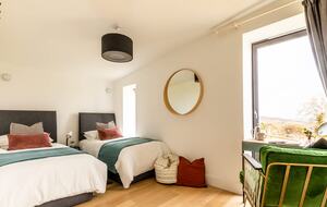 A Contemporary Haven in the Rolling Hills of Somerset - Bath, United Kingdom