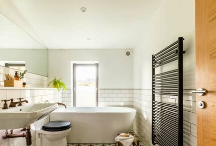 A Contemporary Haven in the Rolling Hills of Somerset - Bath, United Kingdom