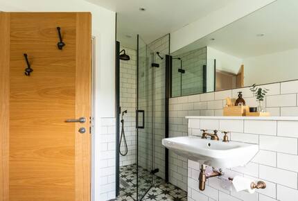 A Contemporary Haven in the Rolling Hills of Somerset - Bath, United Kingdom