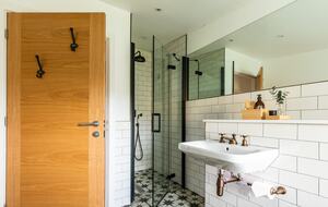 A Contemporary Haven in the Rolling Hills of Somerset - Bath, United Kingdom