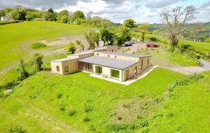 A Contemporary Haven in the Rolling Hills of Somerset - Bath, United Kingdom