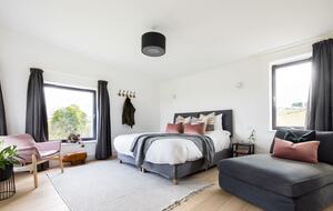 A Contemporary Haven in the Rolling Hills of Somerset - Bath, United Kingdom