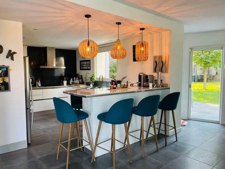 Elegant Hillside Retreat in Aix-en-Provence - Aix-en-Provence, France