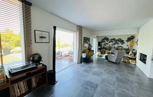 Elegant Hillside Retreat in Aix-en-Provence - Aix-en-Provence, France