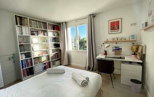 Elegant Hillside Retreat in Aix-en-Provence - Aix-en-Provence, France