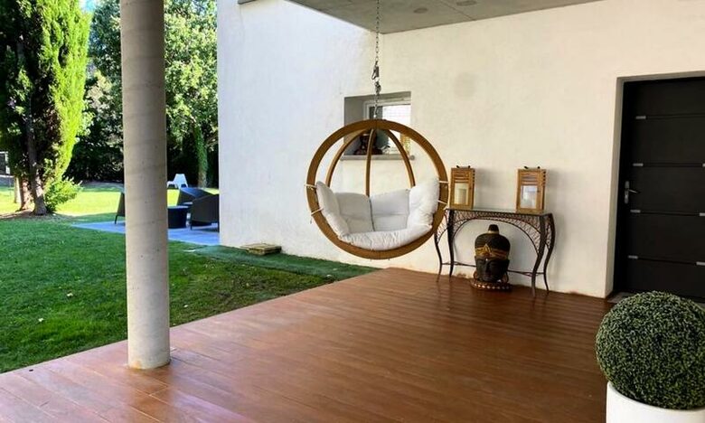 Elegant Hillside Retreat in Aix-en-Provence - Aix-en-Provence, France