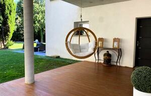 Elegant Hillside Retreat in Aix-en-Provence - Aix-en-Provence, France