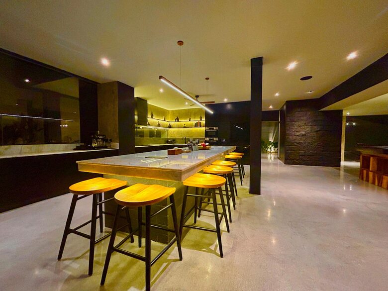 Sibu Sibu Villa - 6 Bedrooms Villa with Ocean View - Badung, Indonesia