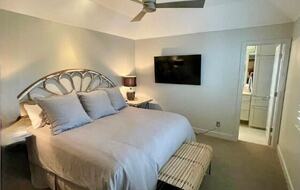 Waterfront Luxury on Lake LBJ | Dock, Outdoor Kitchen & Sunset Views - Horseshoe Bay, Texas