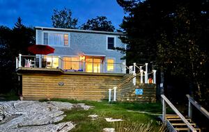 Charming 4-Bed Cottage with Bay Views near Boothbay Harbor - Southport, Maine
