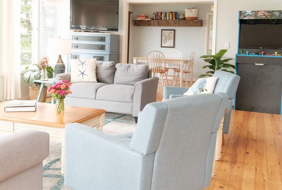 Charming 4-Bed Cottage with Bay Views near Boothbay Harbor - Southport, Maine