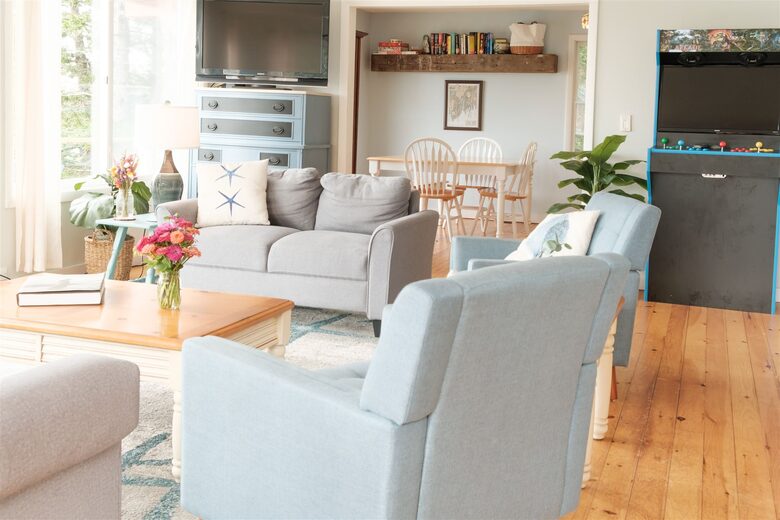 Charming 4-Bed Cottage with Bay Views near Boothbay Harbor - Southport, Maine