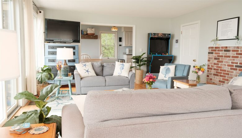 Charming 4-Bed Cottage with Bay Views near Boothbay Harbor - Southport, Maine