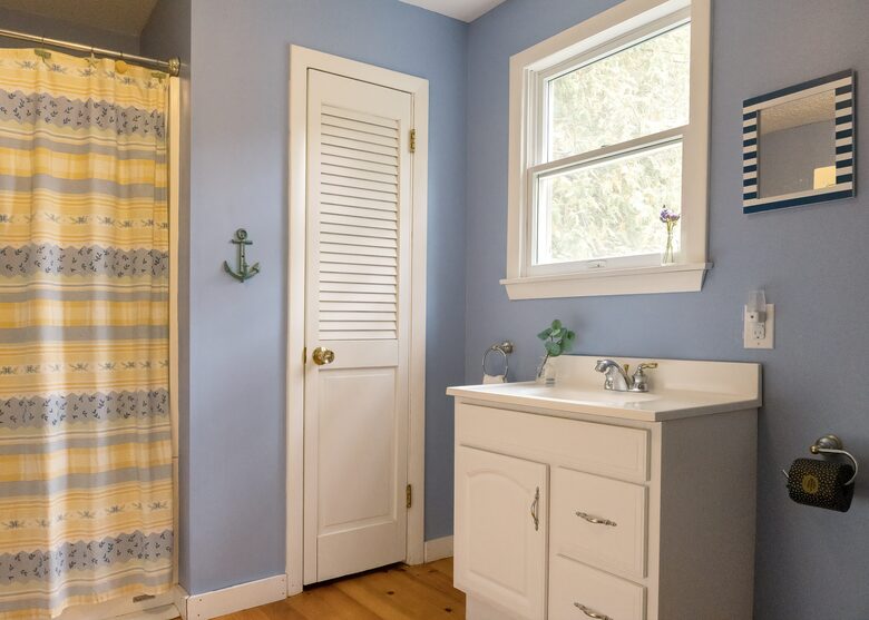 Charming 4-Bed Cottage with Bay Views near Boothbay Harbor - Southport, Maine