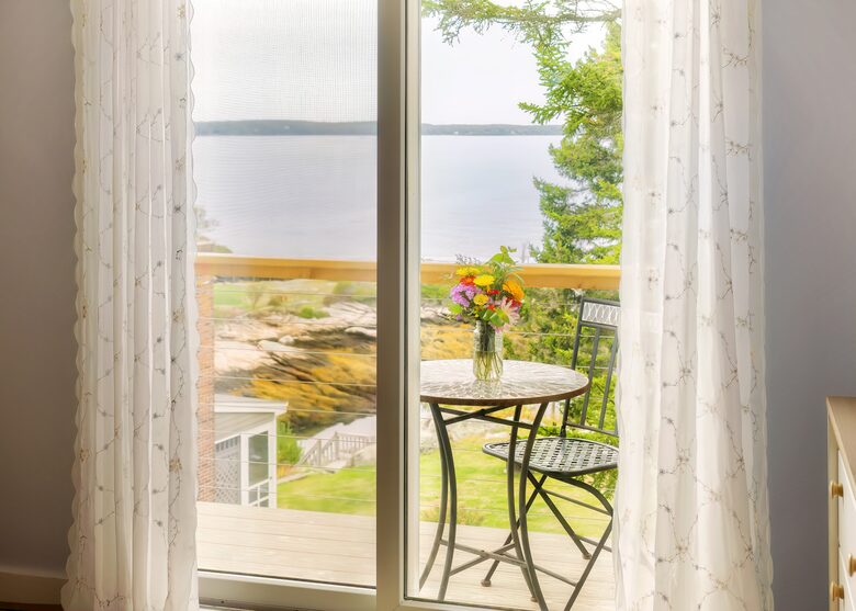 Charming 4-Bed Cottage with Bay Views near Boothbay Harbor - Southport, Maine