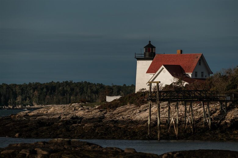 Charming 4-Bed Cottage with Bay Views near Boothbay Harbor - Southport, Maine
