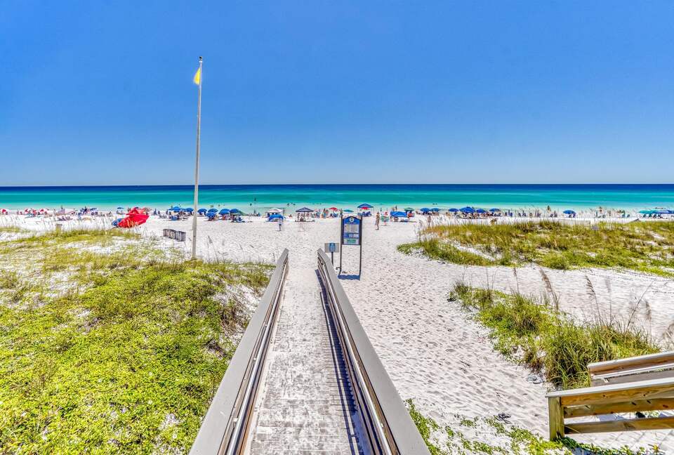 Family-Friendly Destin Escape | Walk to Beach & Shopping - Destin, Florida
