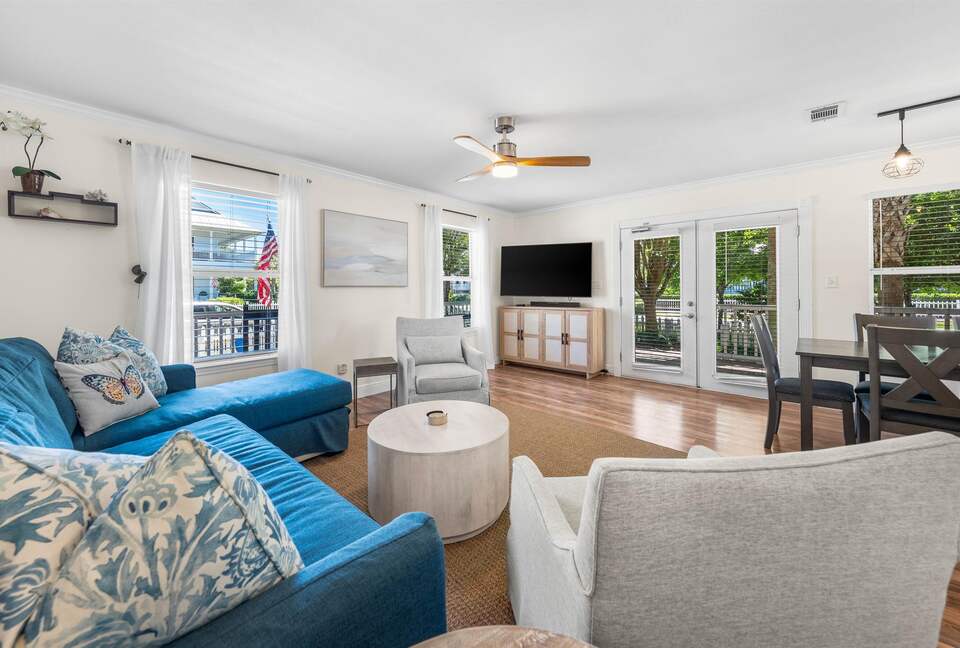 Family-Friendly Destin Escape | Walk to Beach & Shopping - Destin, Florida