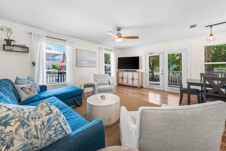 Family-Friendly Destin Escape | Walk to Beach & Shopping - Destin, Florida