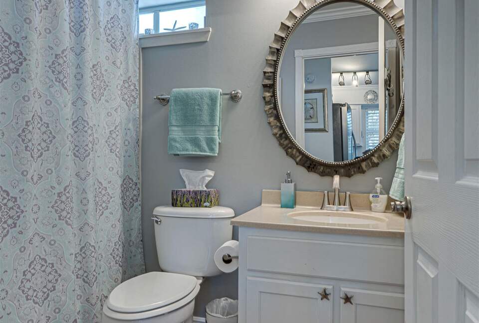 Family-Friendly Destin Escape | Walk to Beach & Shopping - Destin, Florida