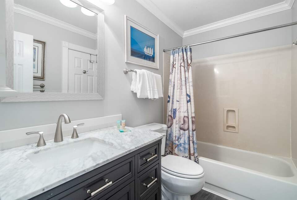 Family-Friendly Destin Escape | Walk to Beach & Shopping - Destin, Florida