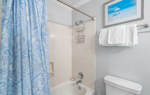 Family-Friendly Destin Escape | Walk to Beach & Shopping - Destin, Florida