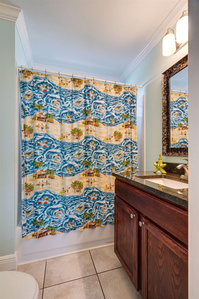 Family-Friendly Destin Escape | Walk to Beach & Shopping - Destin, Florida