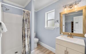 Family-Friendly Destin Escape | Walk to Beach & Shopping - Destin, Florida