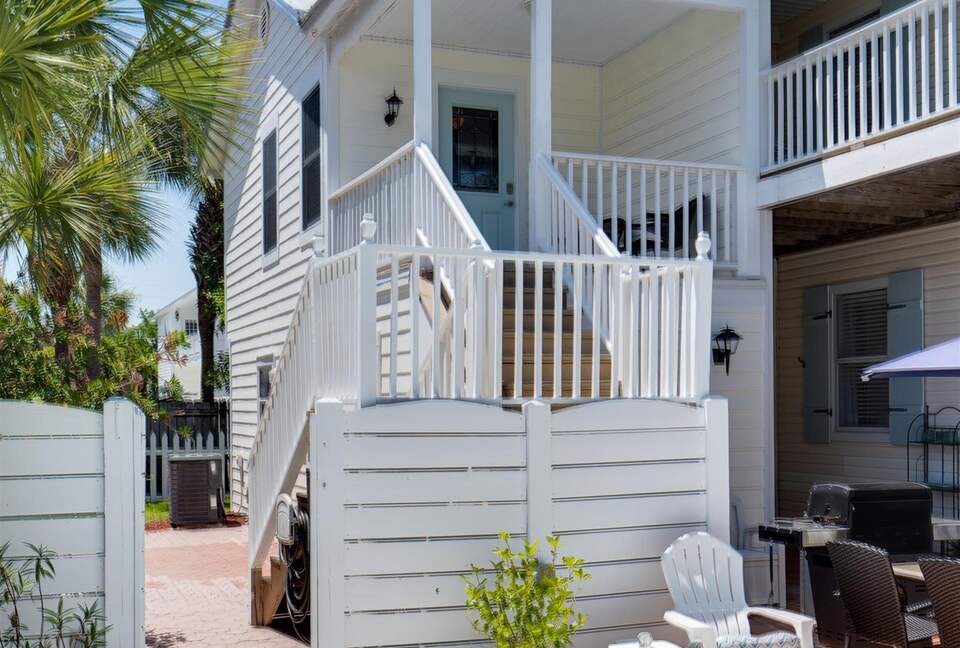 Family-Friendly Destin Escape | Walk to Beach & Shopping - Destin, Florida