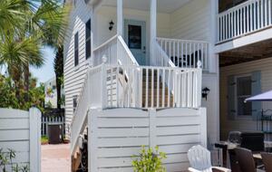 Family-Friendly Destin Escape | Walk to Beach & Shopping - Destin, Florida