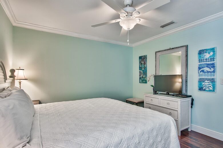 Family-Friendly Destin Escape | Walk to Beach & Shopping - Destin, Florida