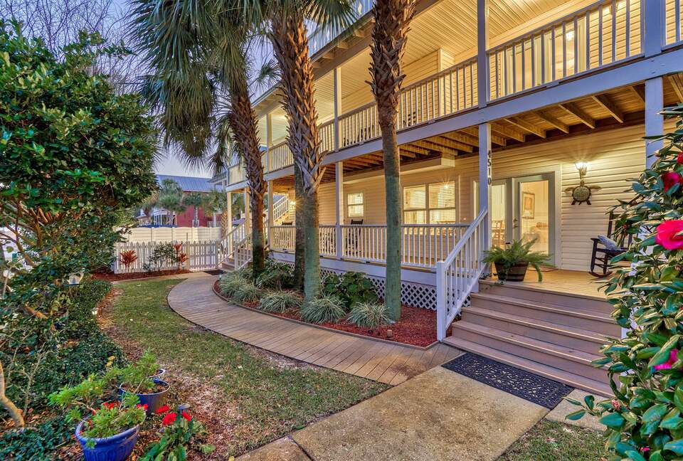 Family-Friendly Destin Escape | Walk to Beach & Shopping - Destin, Florida