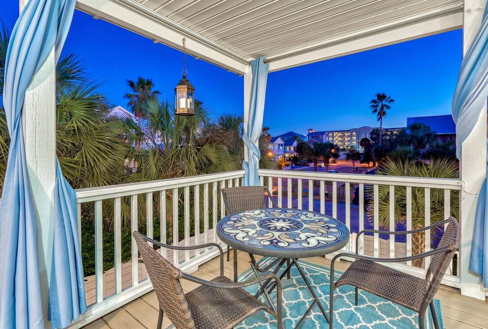 Family-Friendly Destin Escape | Walk to Beach & Shopping - Destin, Florida