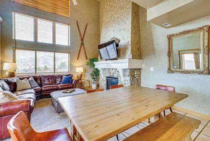 Spacious Moose Hollow Escape with Hot Tub & Mountain Views - Eden, Utah