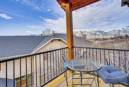 Spacious Moose Hollow Escape with Hot Tub & Mountain Views - Eden, Utah