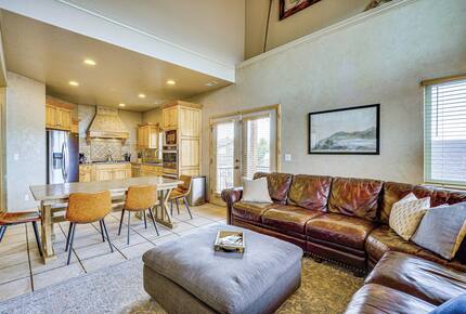 Spacious Moose Hollow Escape with Hot Tub & Mountain Views - Eden, Utah