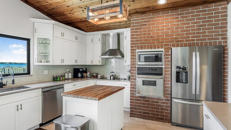 Grand River View | Waterfront Haven in Cape Coral - Cape Coral, Florida