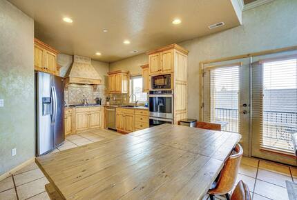 Spacious Moose Hollow Escape with Hot Tub & Mountain Views - Eden, Utah